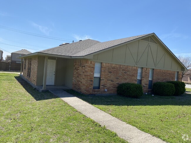 Building Photo - 581 W Jefferson St Rental