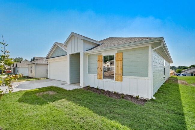 Photo - Beautiful, Brand New 4/2 in Gentry!