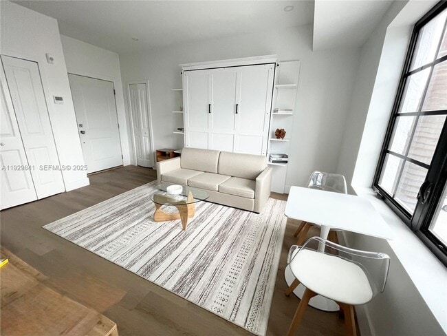 Photo - 1619 Jefferson Ave Unidad 108