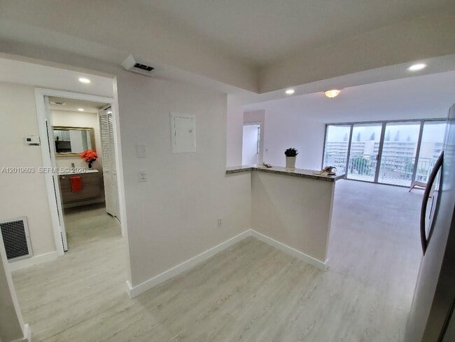 Photo - 18011 Biscayne Blvd Unit 503