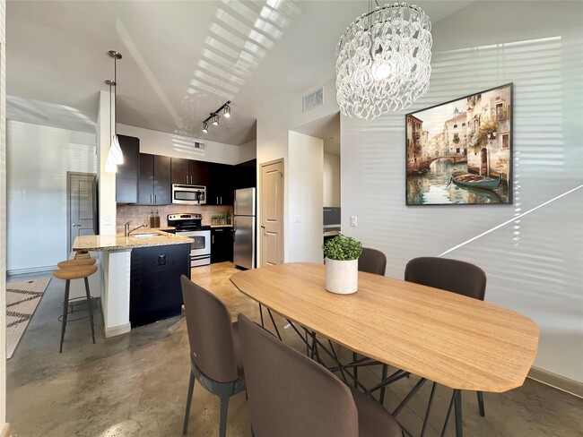 Photo - 306 McGowen St Unidad 1113