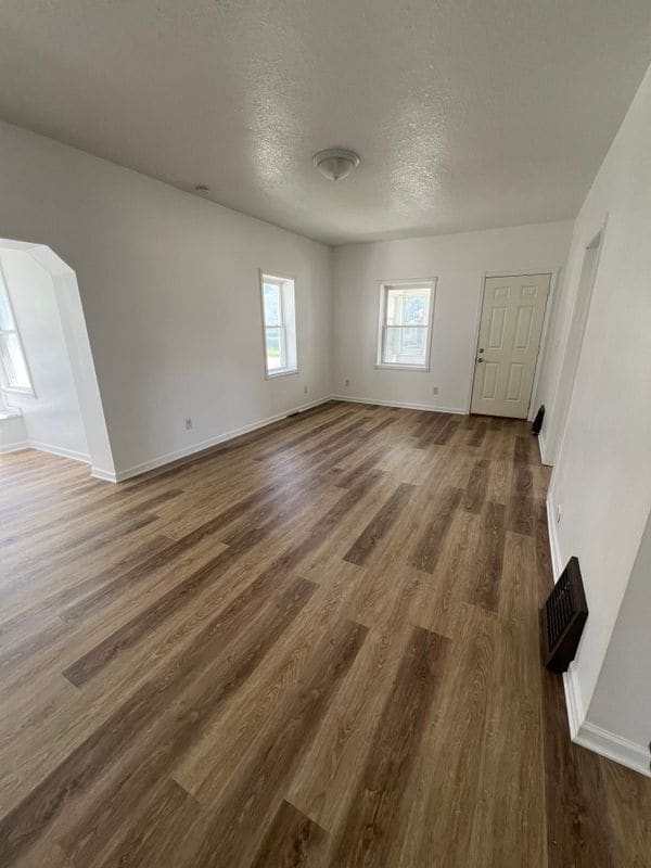 Photo - 509 W Pleasant St