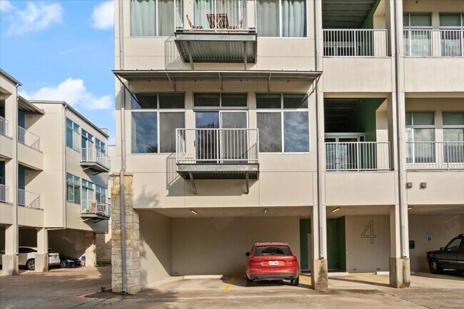 Photo - 2401 E 6th St Unidad 62