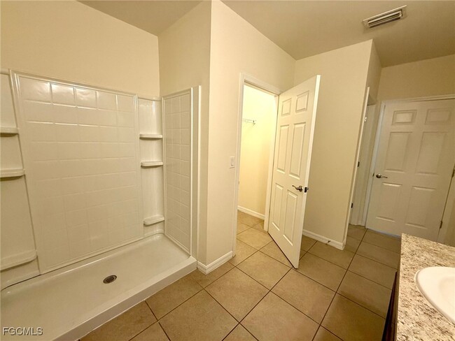 Photo - 902 SE 31st Terrace
