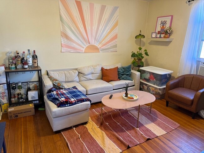 Photo - 60 Pleasant St Unidad 3