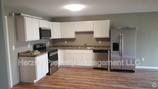 Building Photo - 418 8th St N Unit Apt. #206