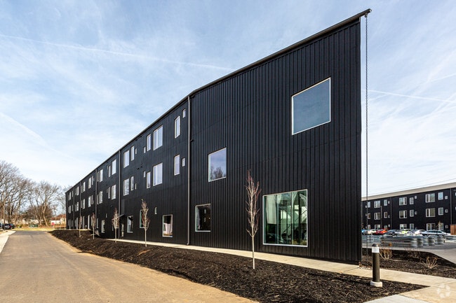 Photo - Muse Bowling Green