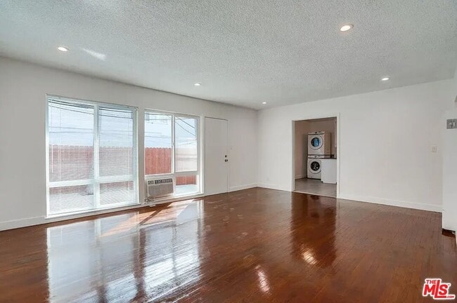 Photo - 869 Glenway Dr Unit #3