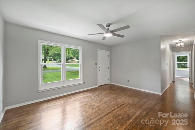 Photo - 2840 Edsel Pl