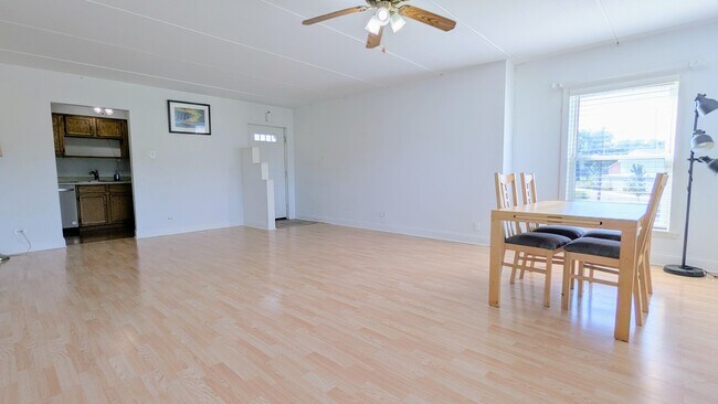 Photo - 2610 Oakton St