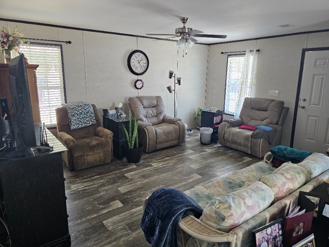 Photo - 9722 Scepter Ave