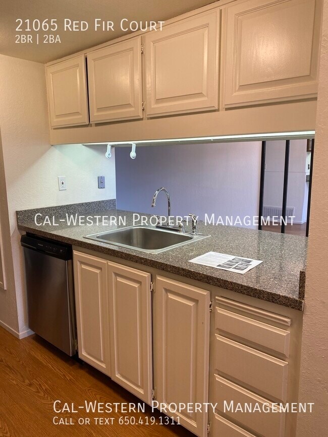 Nice 2 bed 1.5 bath Townhouse available Townhome Rental in Cupertino