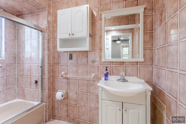 Photo - Charming Large Studio Apartment in the Heart of Maspeth