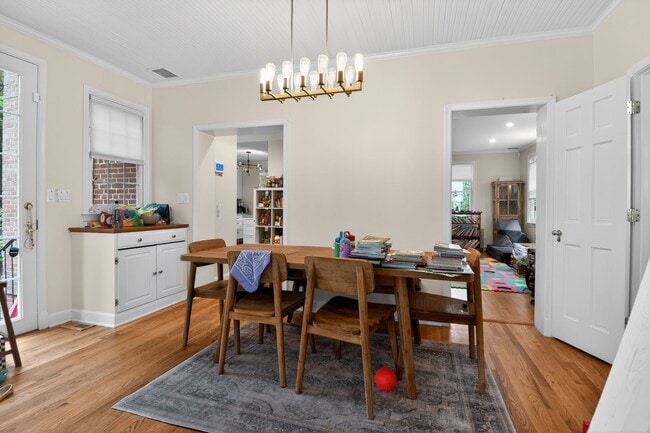 Photo - 4825 Butterworth Pl NW