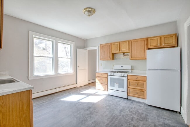 Photo - Newly Remodeled Spacious 3 Bedroom Apartment Unit 2nd Floor