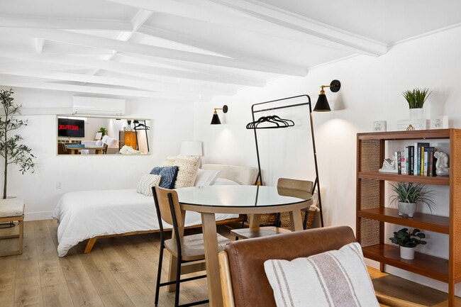 Photo - 614 Knob Hill Ave