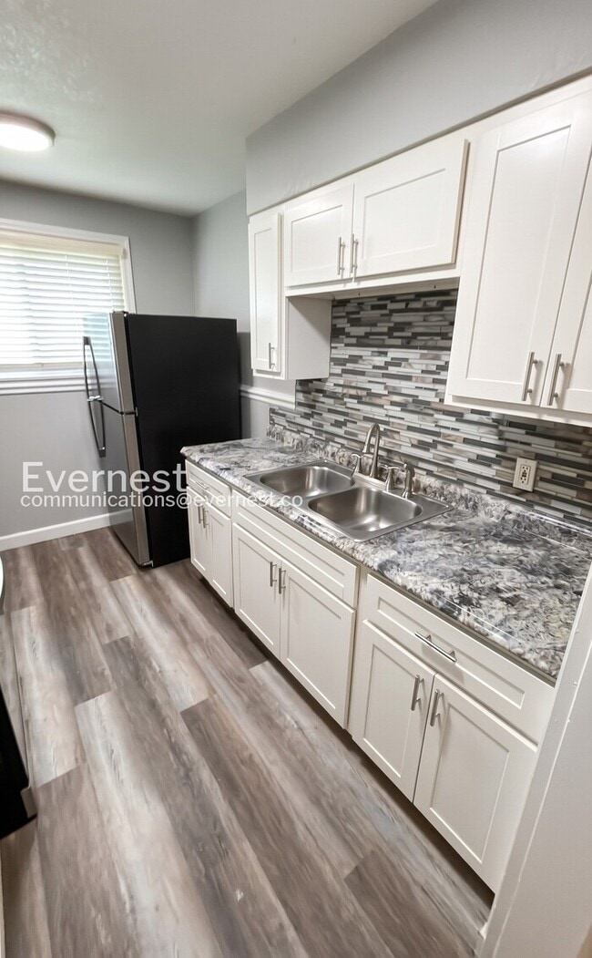807 Fontaine Pl