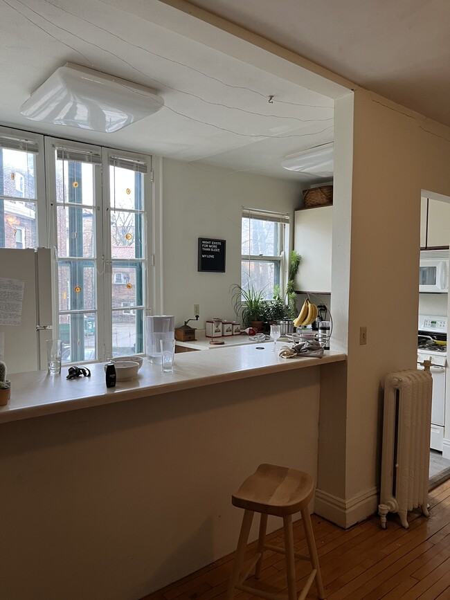 Photo - 612 Howard Plz