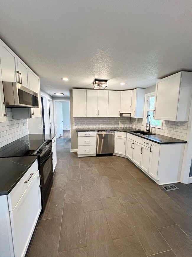 Photo - 6008 Melrose Ln