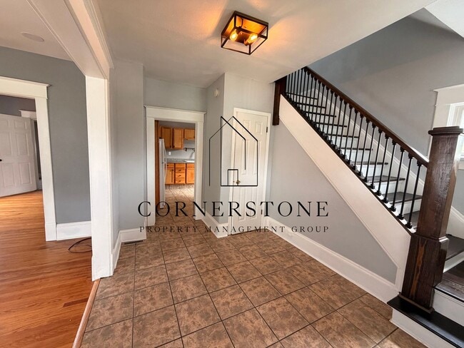 Photo - 4 Bedroom 2 Bathroom Home with Great Back Deck! $1300