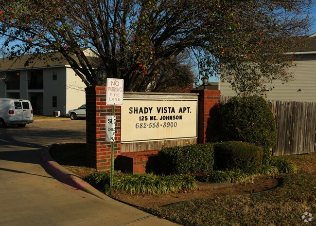 Shady Vista Apartments - Shady Vista Apartments