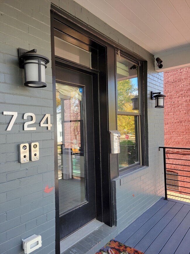 Photo - 724 Taylor St NW