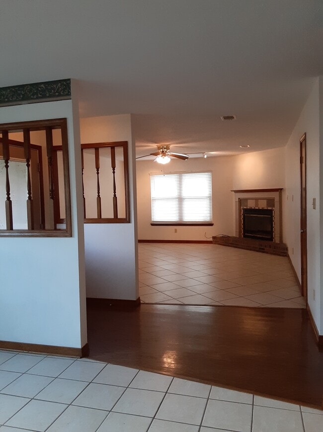 Photo - 1933 Estival St