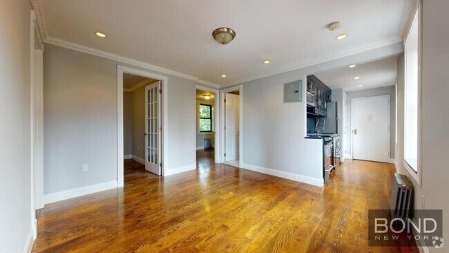 Building Photo - 396 E 10th St Unit 4 Rental