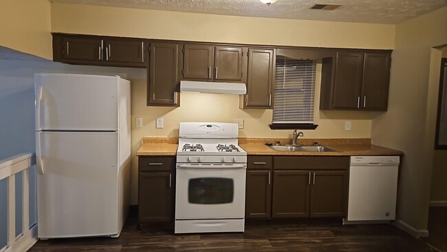 Photo - Awesome 3 Bedroom/2.5 Bath Home For Rent! ...