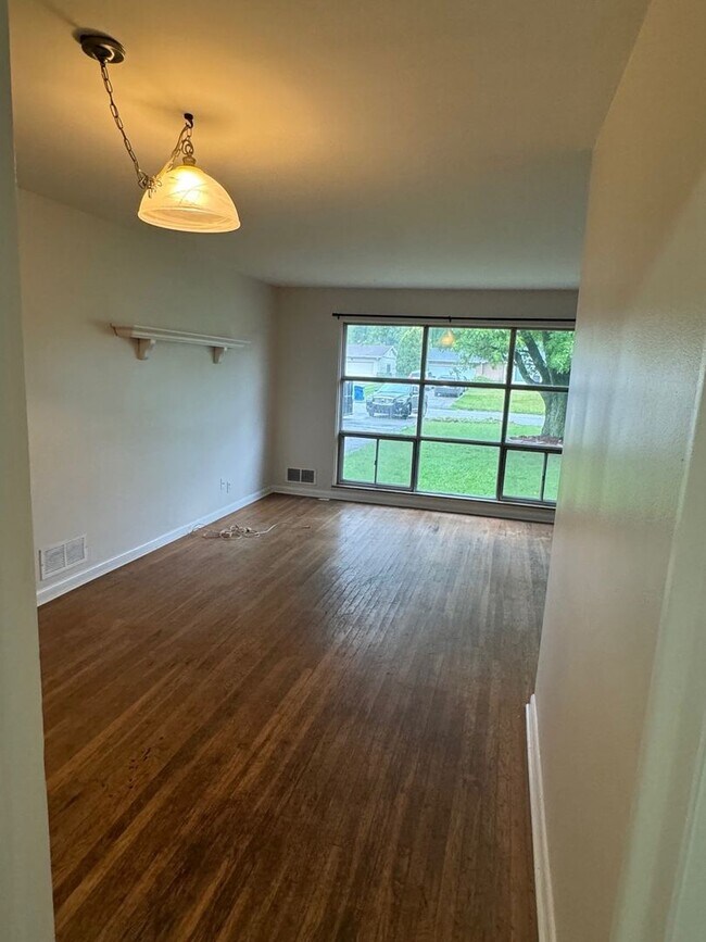 Broad Ripple 3 Bedroom/2 Bath Ranch with... House House Rental in