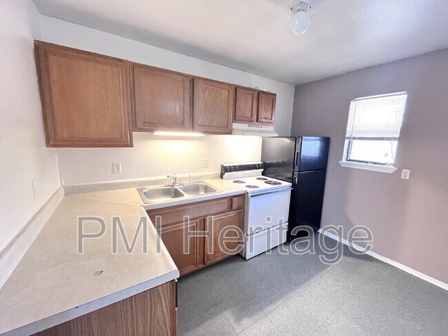 Photo - 809 E Huntsville Ave Unidad Apt 201