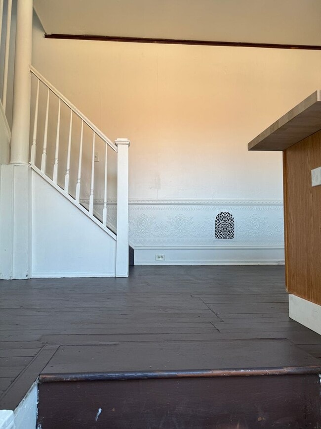 538 W Orange St Unit 1