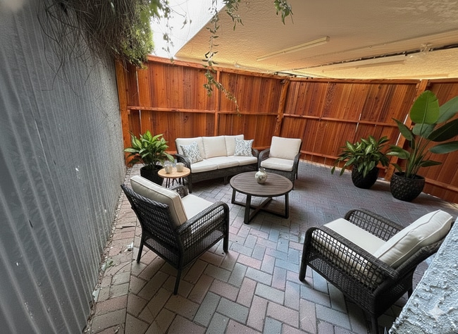 Photo - 1534 North Mariposa Avenue Unit 1534