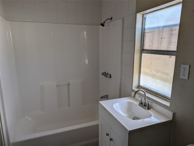 Photo - 7116 Avenue F