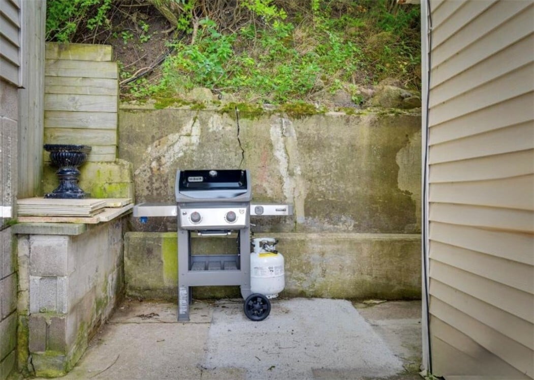 Photo - 182 Lake Bluff Rd