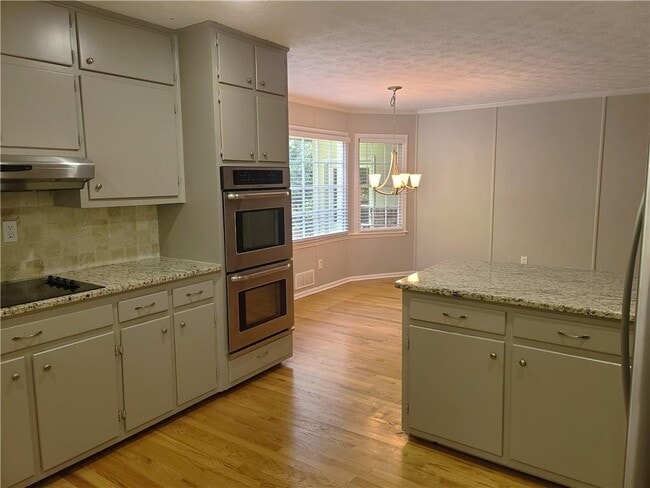 Photo - 2520 Riverglenn Cir