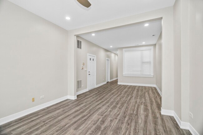 Photo - 2355 N Milwaukee Ave