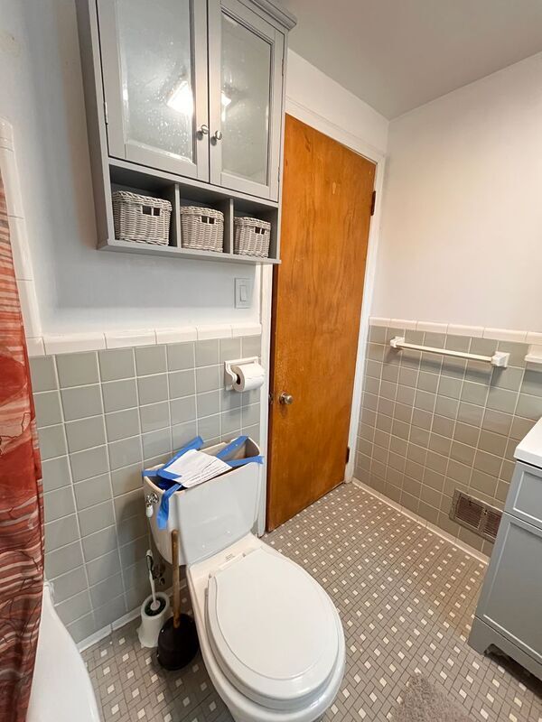 Photo - 1762 Bournemouth Rd