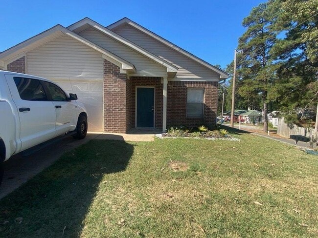 Building Photo - 3211 Fawn Dr Rental