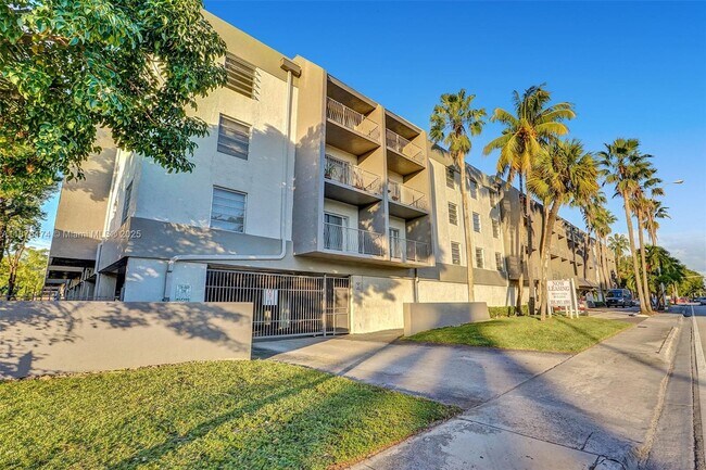 Photo - 1595 NE 135th St Unit 418
