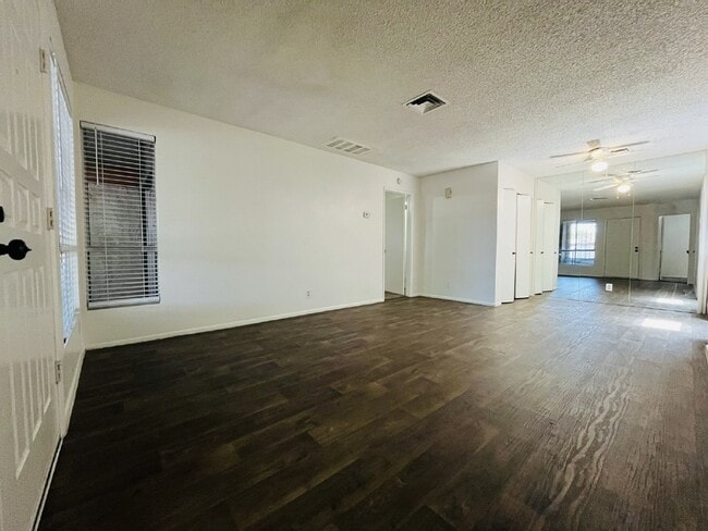 Photo - Charming 2-Bedroom, 2-Bathroom Condo for Rent in Maryvale! Unit 18