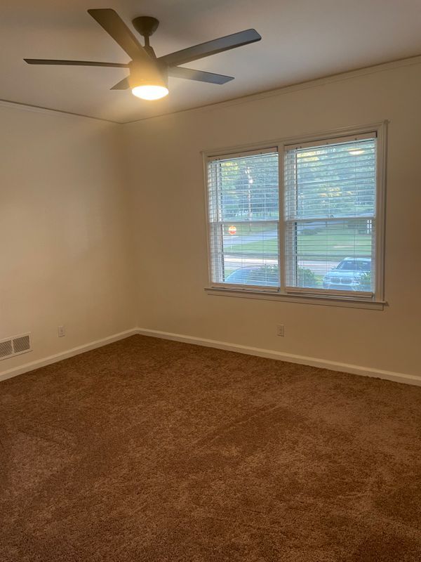 3039 Lynn Dr SW