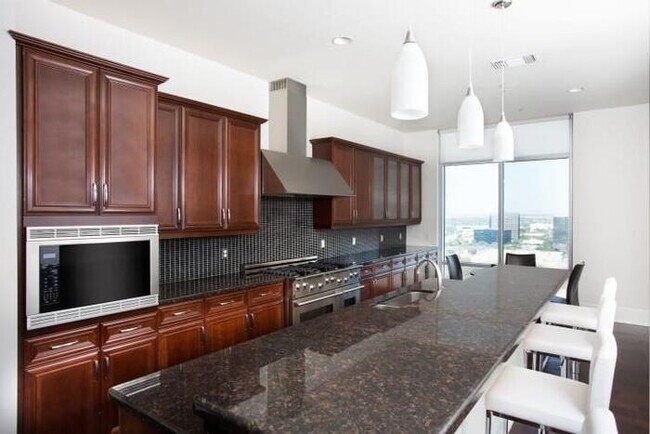 Photo - 8088 Park Ln Unidad c5