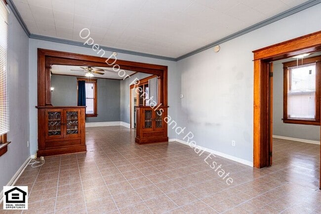 Photo - 928 Putnam St