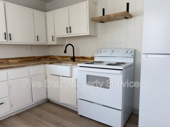 Photo - 3036 Louise Ln