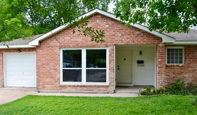 Building Photo - 6326 Feldspar St Rental
