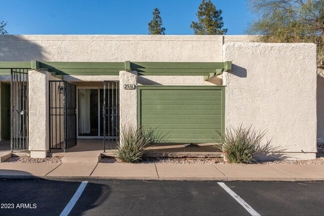 Photo - 2516 E 5th Pl