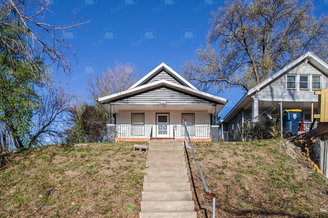 Photo - 812 Monroe Ave