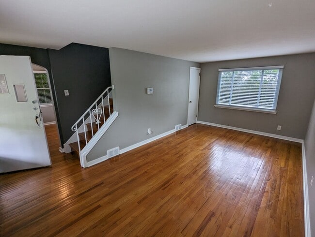 Photo - Cozy 2 Bedroom House near Riverview Park