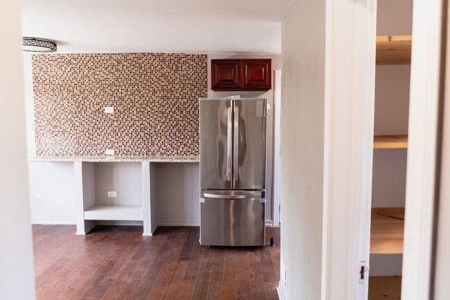 3707 S Michigan Ave Unit 2